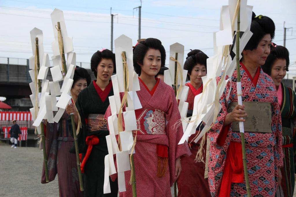 Shira-nigite (White Staff with Plaited Paper Streamers)