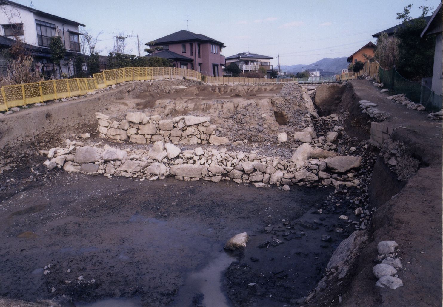 麦島城本丸跡西側石垣（小天守石垣）現在はうめもどされている